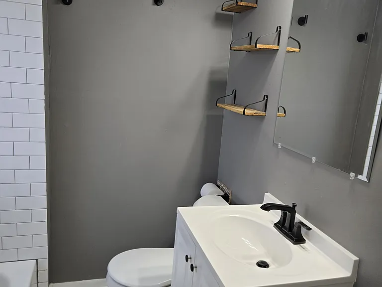 5622 Wayne Ave — Photo 10