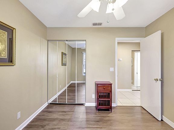 5th image of 602 Lakewood Dr #60214C