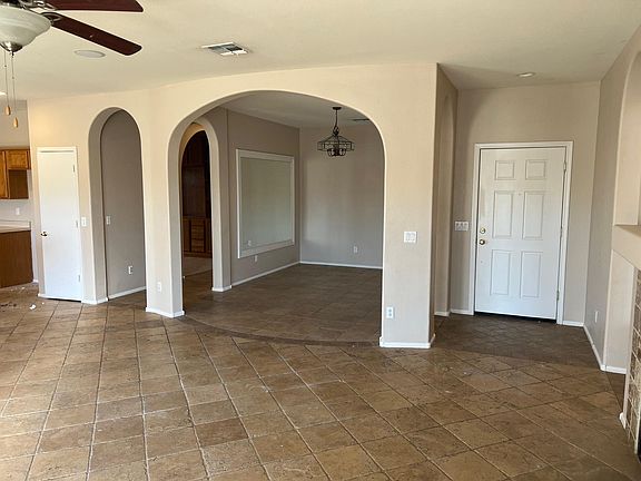 3rd image of 3977 E Camden Ave