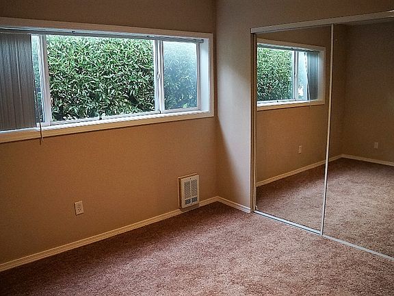 5th image of 17431 Ambaum Blvd S #1