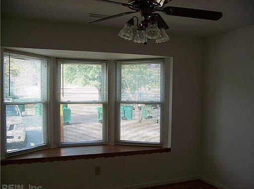 Bay window in dinning room