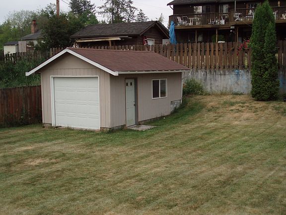 separate extra garage or shop