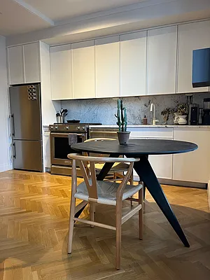 Rented by Hillel Realty Group | media 13