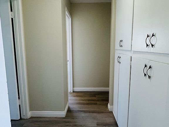 4th image of 323 W 11th St APT 14