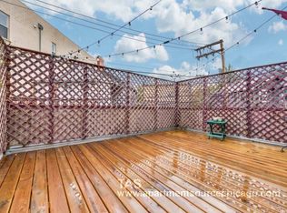 1821 N Clybourn Ave #222, Chicago, IL 60614