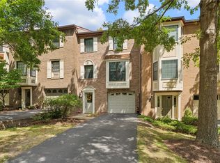 508 Thorncliffe Dr, Pittsburgh, PA 15205