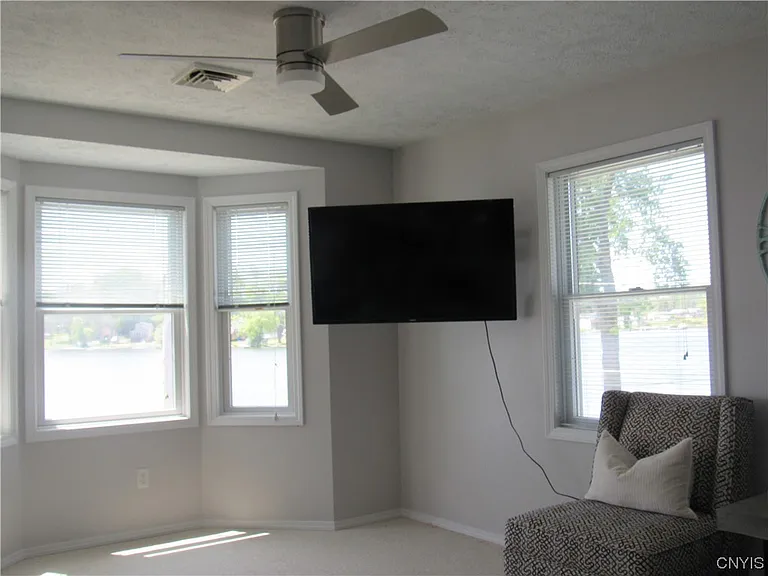 28 E River Rd #2-1 — Photo 26