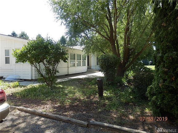 3rd image of 4407 Road L NE