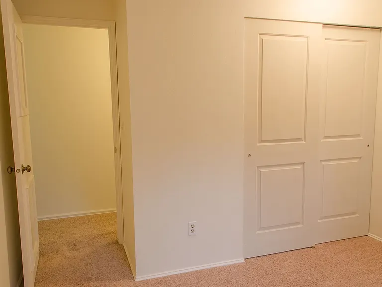 23954 SE 42nd Pl — Photo 17