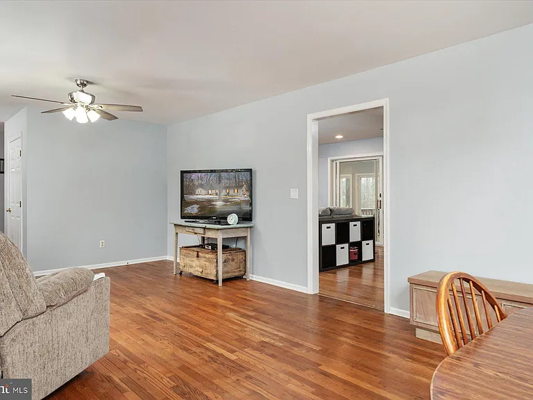 8953 Treesdale Dr — Photo 9