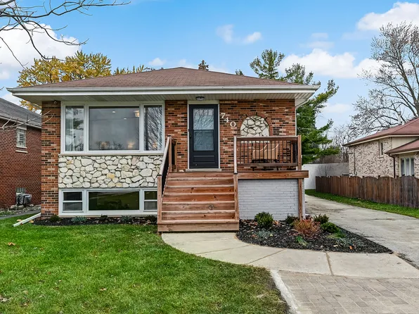 740 East Ave, La Grange, IL 60525