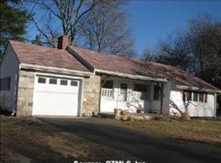 4 Lawson Dr, Madison, CT 06443