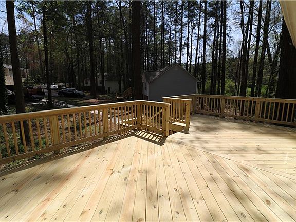 5th image of 4406 Brandon Ct NE