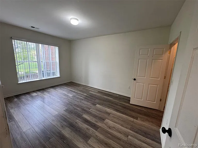15441 Yale Dr — Photo 13