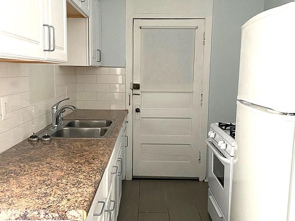 2nd image of 5641 N Magnolia Ave #2D
