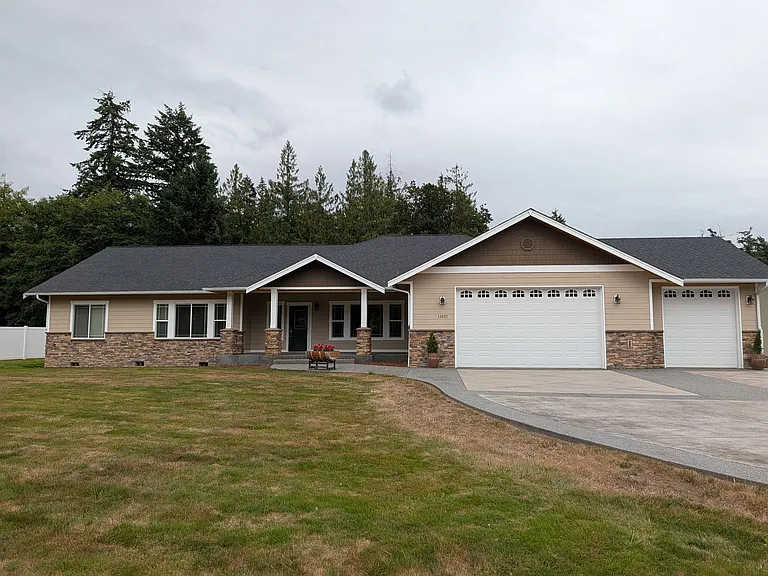 13837 Bay View Rd — Photo 1