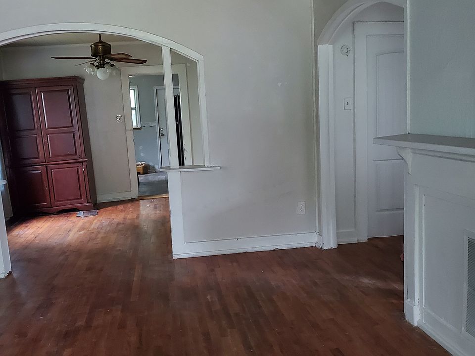 2nd image of 2480 E Johnson Ave
