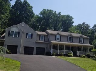 127 Mill Race Dr, Feasterville Trevose, PA 19053