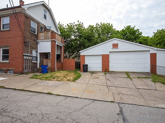 3rd image of 8911 Denison Ave