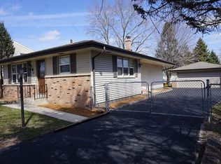 3425 Kennsington Square Rd, Sturtevant, WI 53177