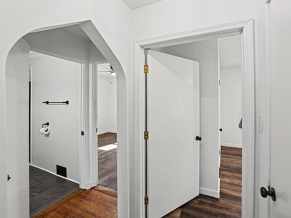 5th image of 2832 N Fairview Ave