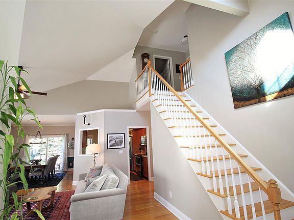 2nd image of 25 Cheshire Way