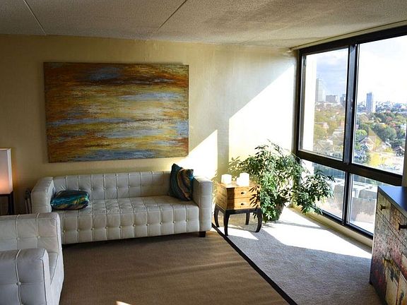 2nd image of 808 Memorial Dr