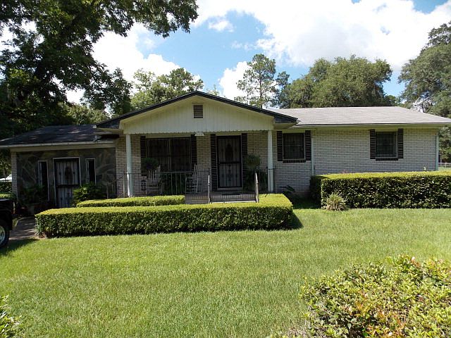 1st image of 520 Smith Dr