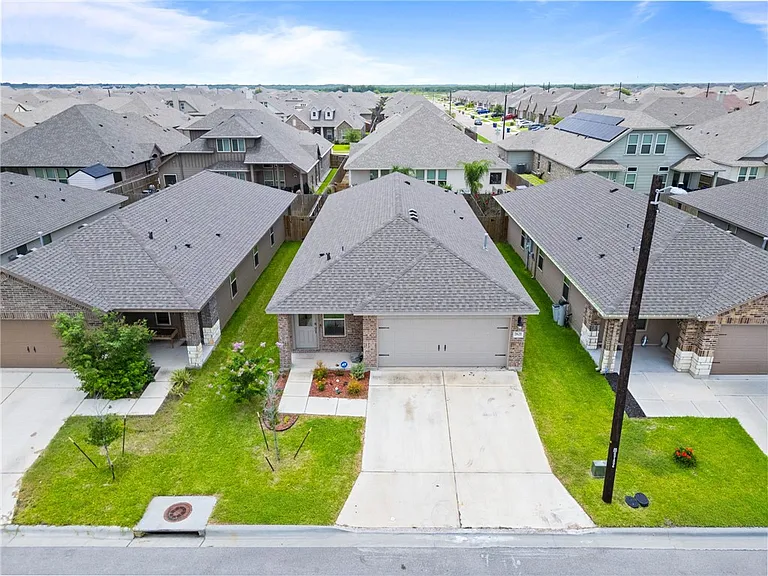 7621 Cowboy Trail Ln — Photo 21