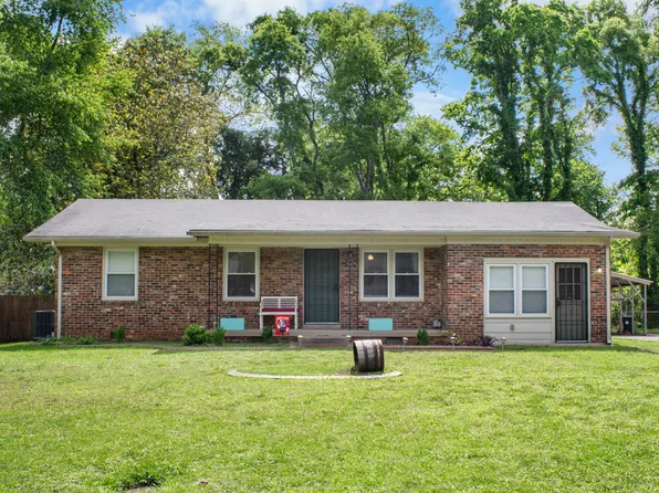 2011 Foxdale Dr, Murfreesboro, TN 37130