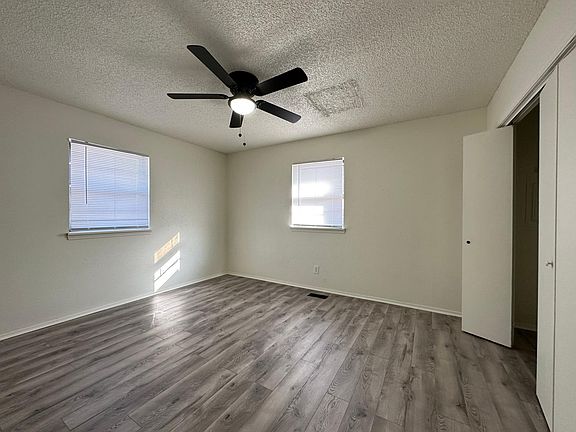 4th image of 717 N Rockwell Ave #717
