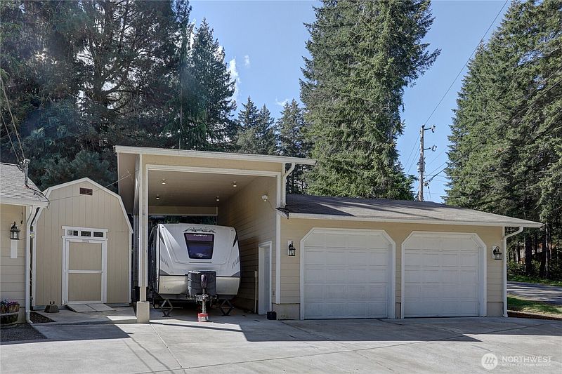 5th image of 1720 E Saint Andrews Drive N