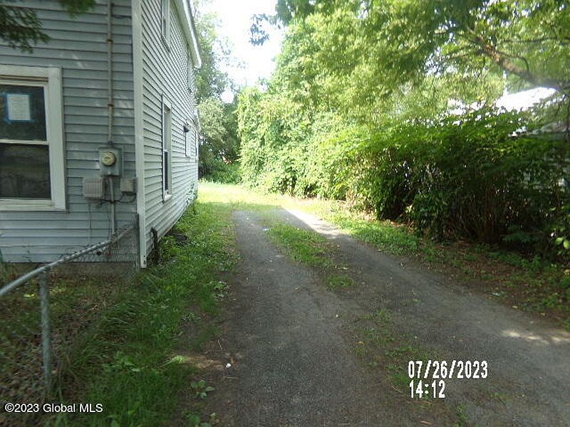 3rd image of 5 Luzerne Road