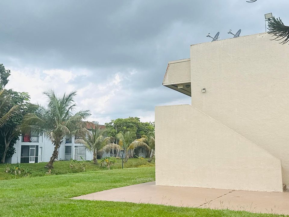 6034 Forest Hill Blvd West Palm Beach FL | Zillow
