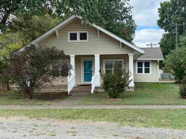 315 S Apple Ave, Newkirk, OK 74647