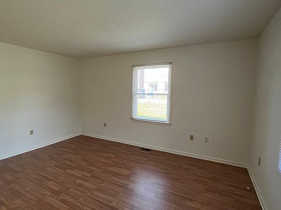 3rd image of 201 Laurel Ln #B