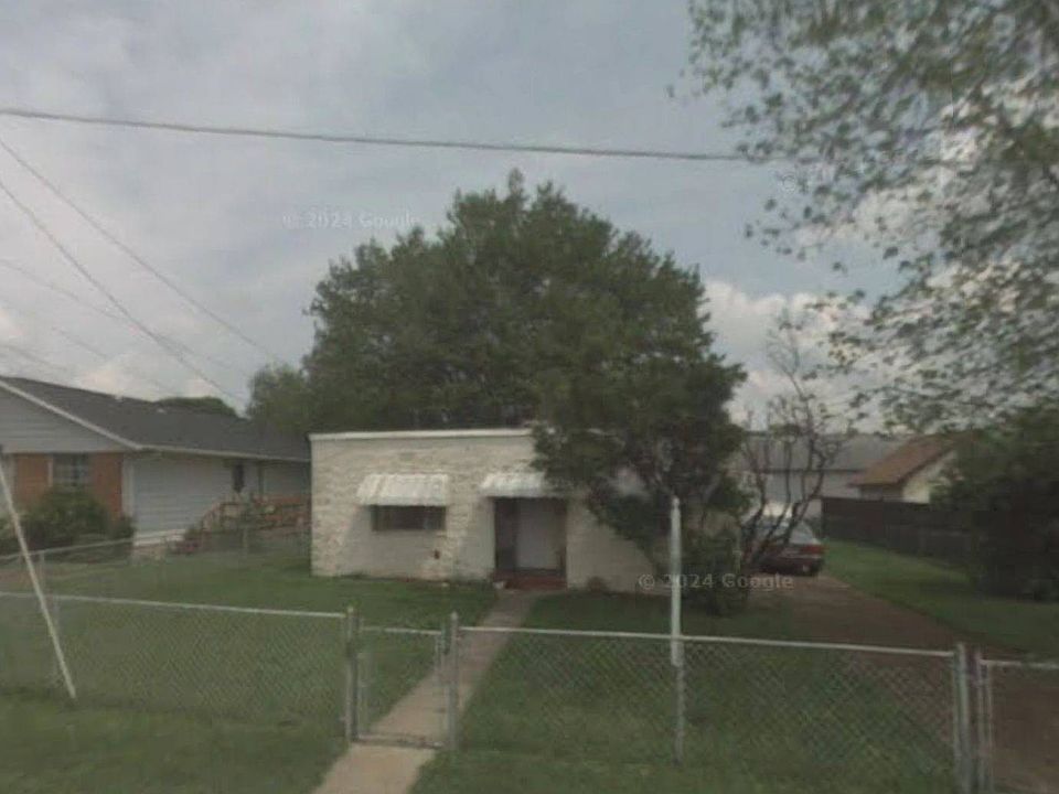 1st image of 224 Carson St