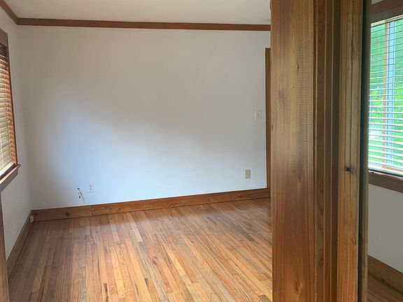 2nd image of 1204 NE 6th Ave
