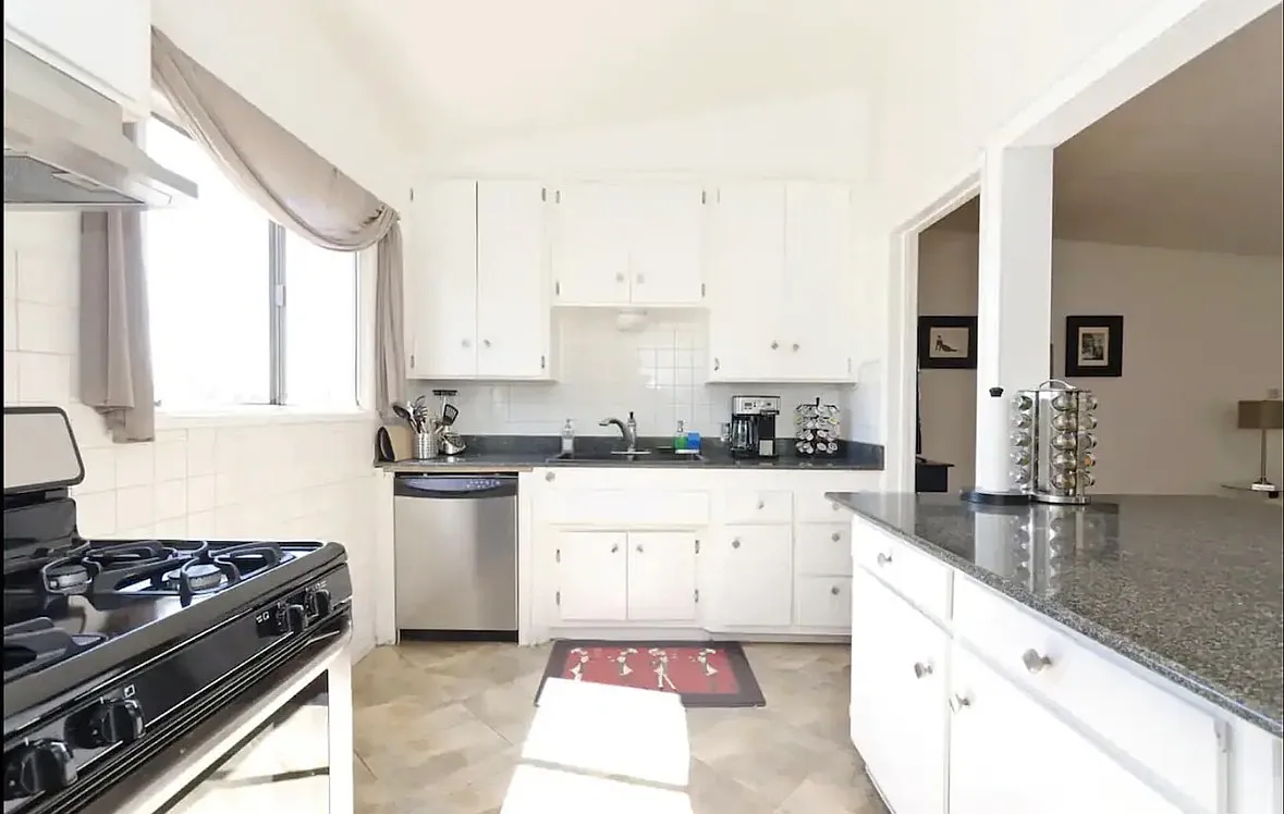 2 bed, $2,150 — Photo 4