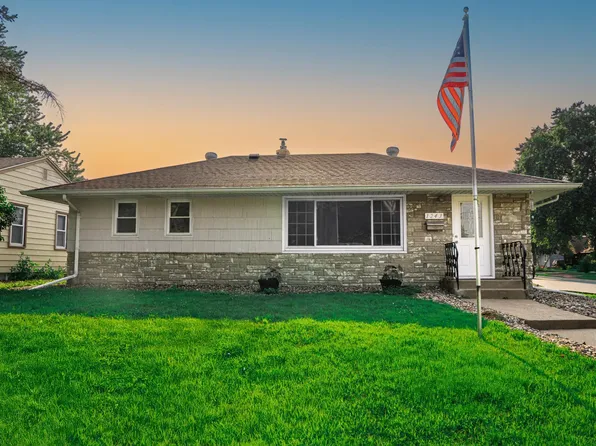 1243 Oakdale Ave, West Saint Paul, MN 55118