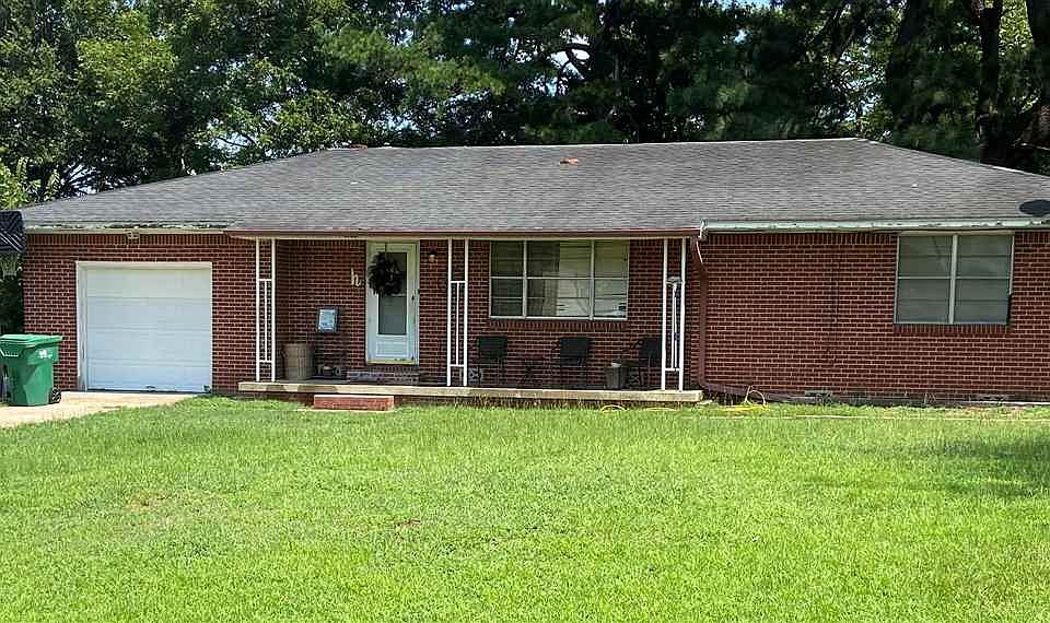2nd image of 1905 S Robison Rd