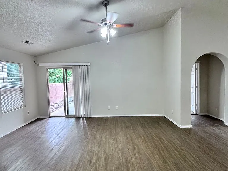 800 Prairie Sage Ct SW — Photo 3