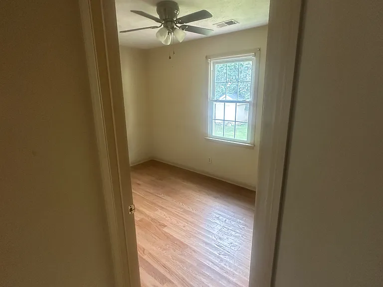 1835 Tree Brooke Ln — Photo 10