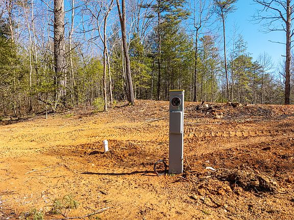 2nd image of 112 Big Foot Ln