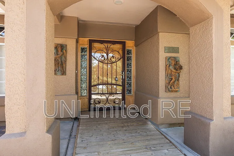 3 bed, 2.0 bath, 1838 sqft, $2,700 — Photo 4