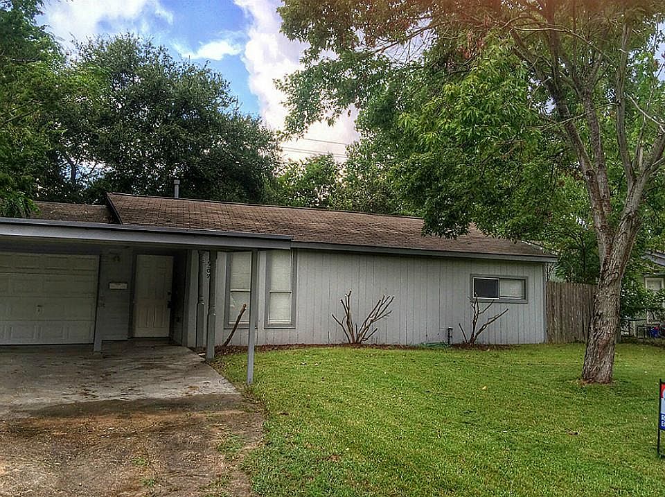 1st image of 2209 Hillshire Dr