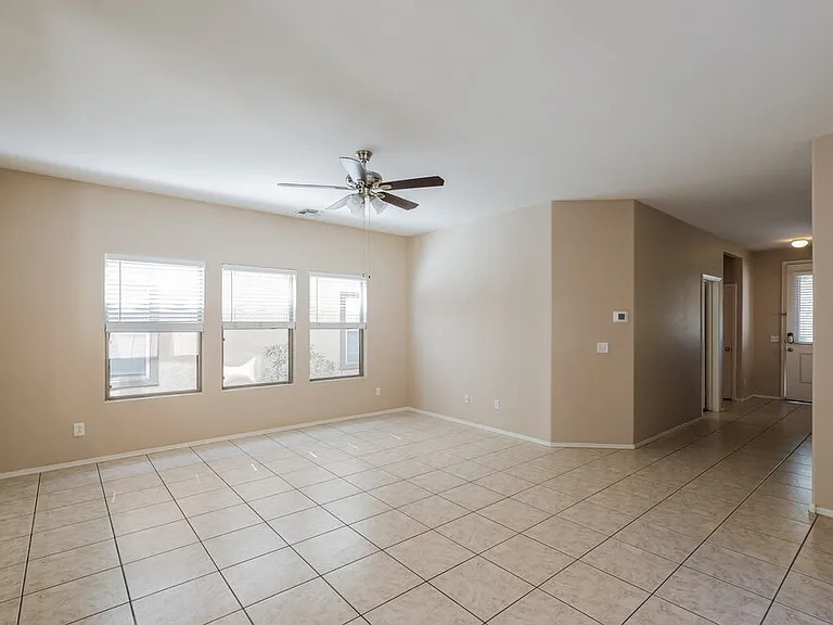 11242 W Garfield St — Photo 6