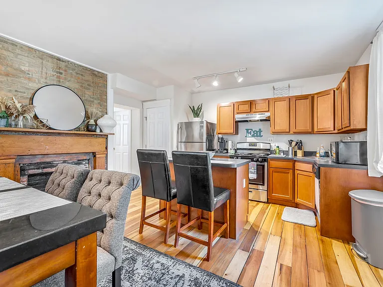 1410 Mansfield St — Photo 25