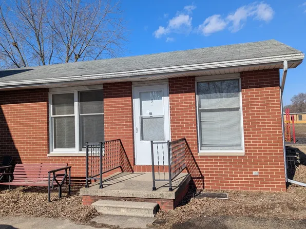 631 E Grove Ave, Rantoul, IL 61866