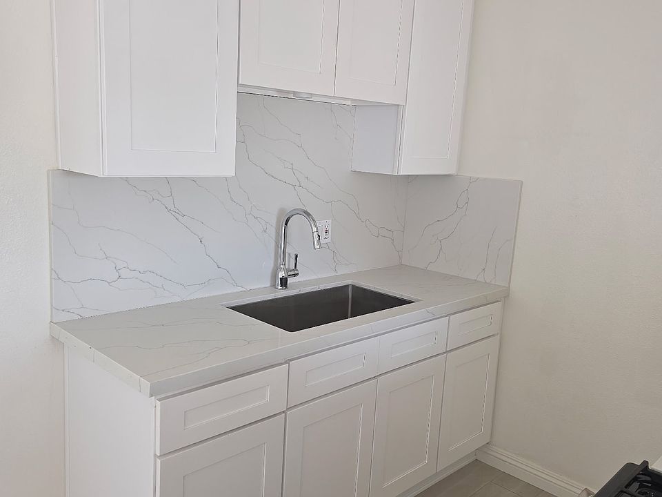 1st image of 218 W Wilson Ave APT 8
